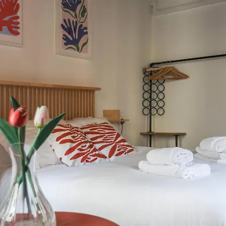 Lovely Cozy Flat 2 Bedrooms アパート *