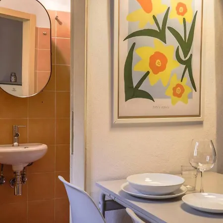 Lovely Cozy Flat 2 Bedrooms アパート