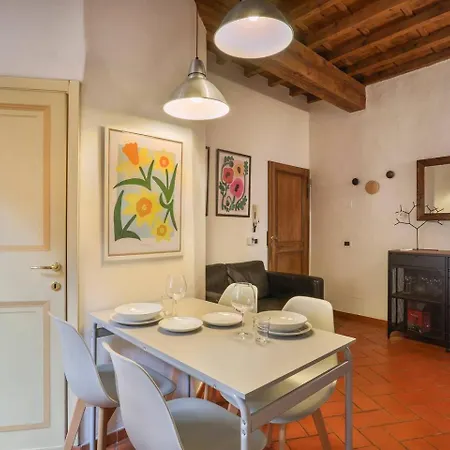 Lovely Cozy Flat 2 Bedrooms Apartment Florence
