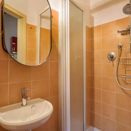Lovely Cozy Flat 2 Bedrooms Apartment *